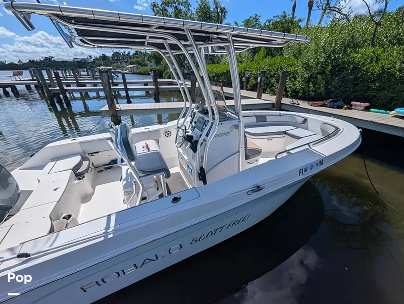 Slide: The Image of Robalo R200 2018 - 16753381