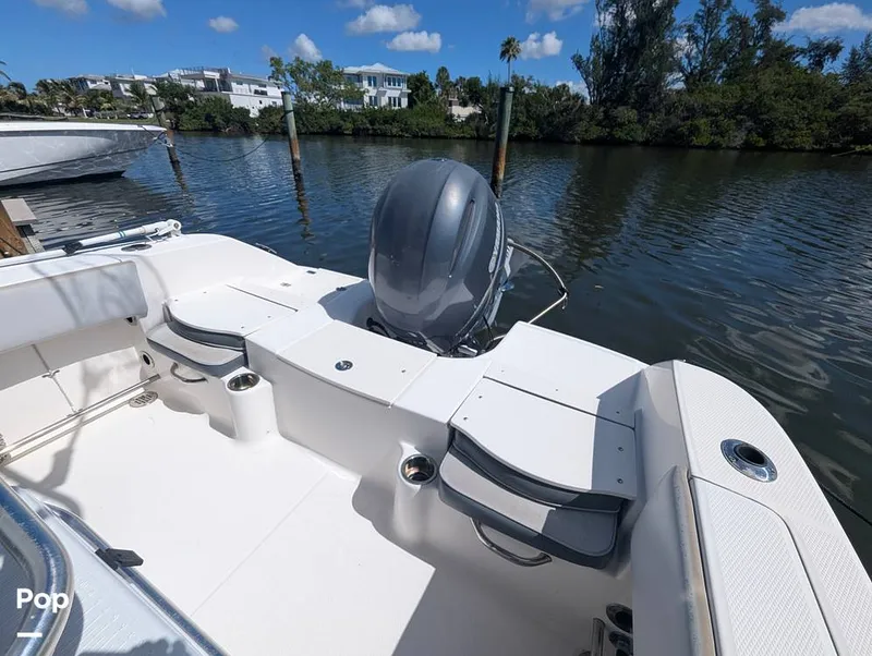 Slide: The Image of Robalo R200 2018 - 16753332