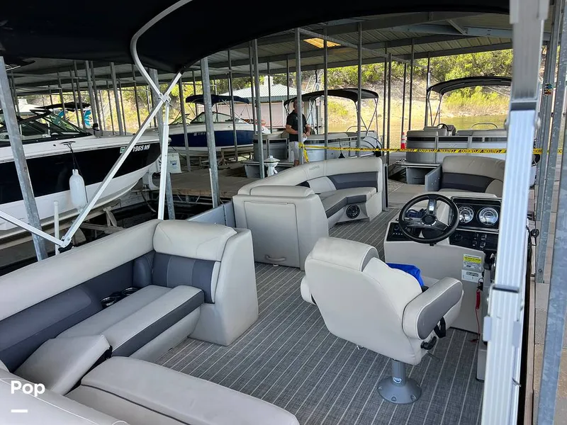 Slide: The Image of Harris Cruiser 230 2023 - 16745349