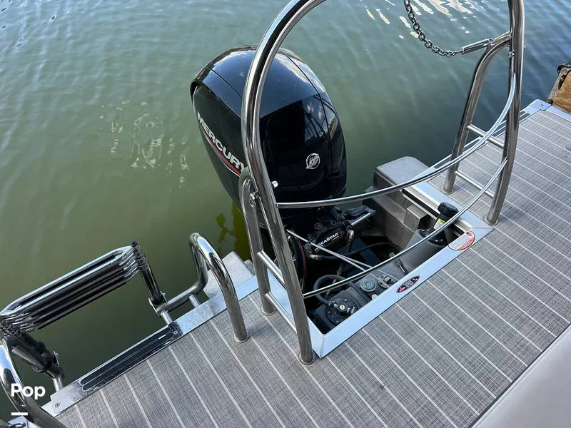 Slide: The Image of Harris Cruiser 230 2023 - 16745244