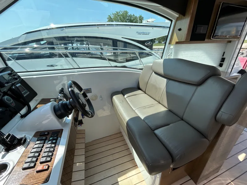Slide: The Image of Cruisers Yachts 41 CANTIUS 2013 - 16