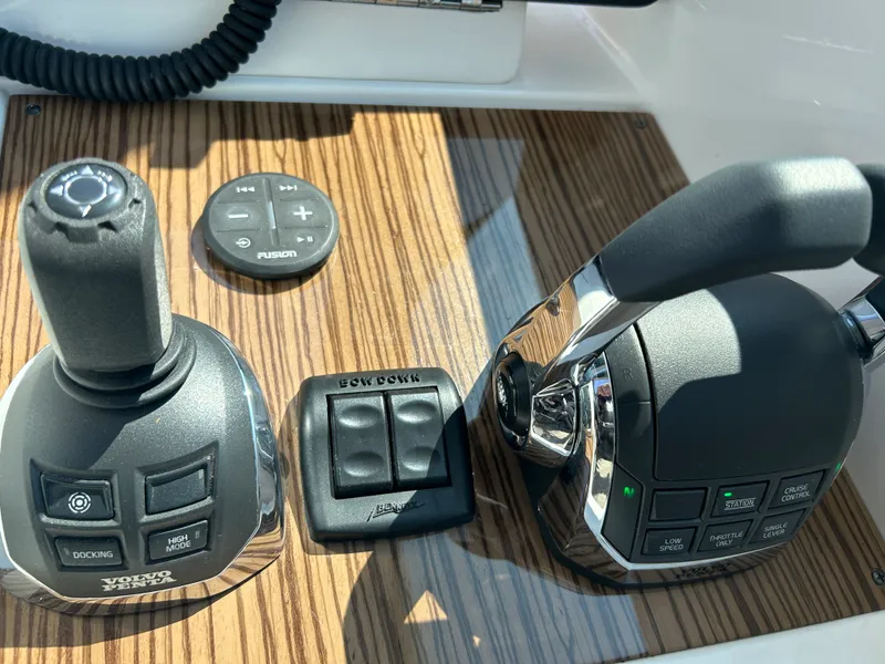 Slide: The Image of Cruisers Yachts 41 CANTIUS 2013 - 19