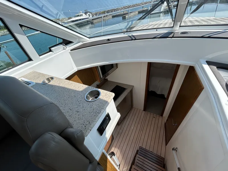 Slide: The Image of Cruisers Yachts 41 CANTIUS 2013 - 20