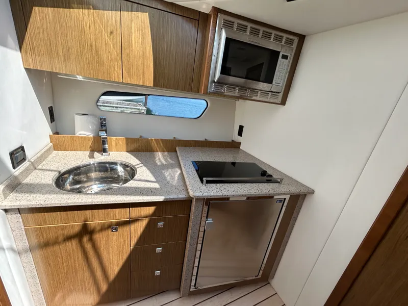 Slide: The Image of Cruisers Yachts 41 CANTIUS 2013 - 21