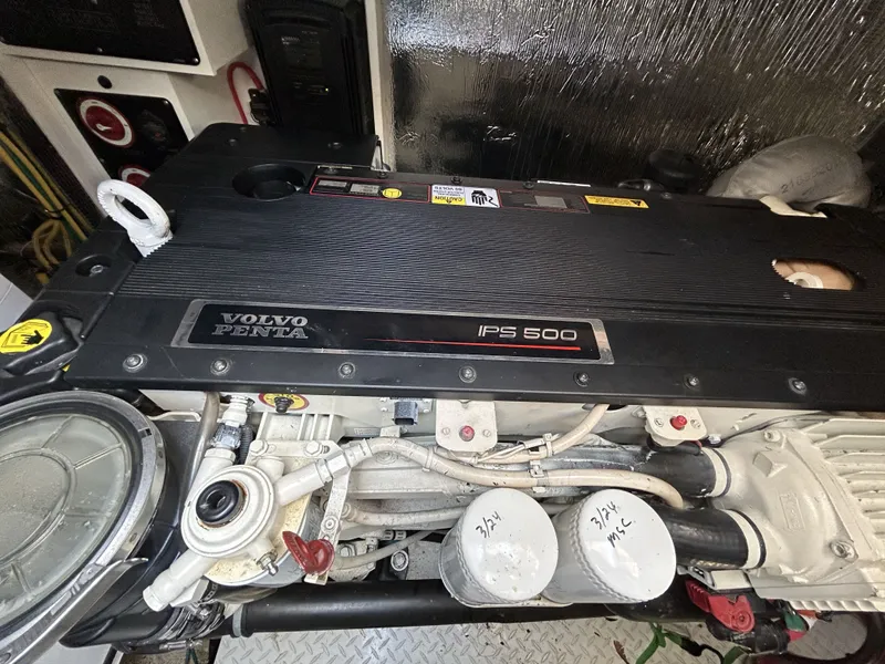 Slide: The Image of Cruisers Yachts 41 CANTIUS 2013 - 34