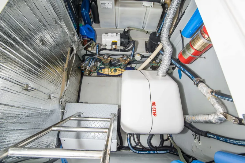 Slide: The Image of Sunseeker Sportfisher 37 2004 - 19