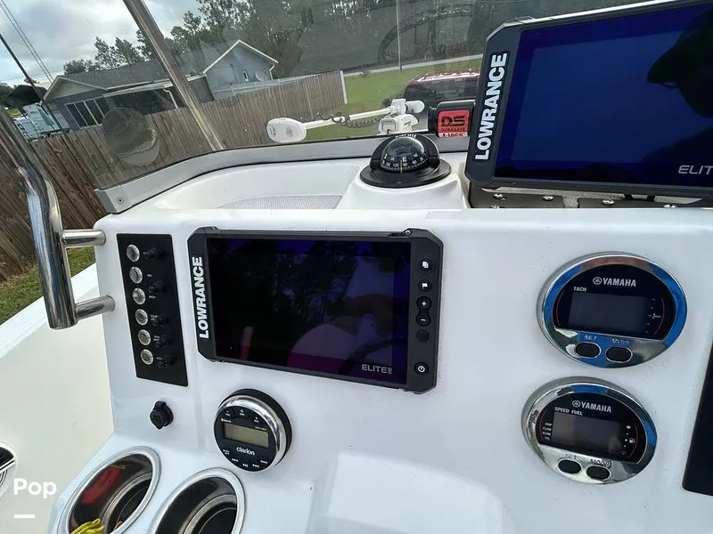 Slide: The Image of Robalo R-180 CC 2019 - 16781507