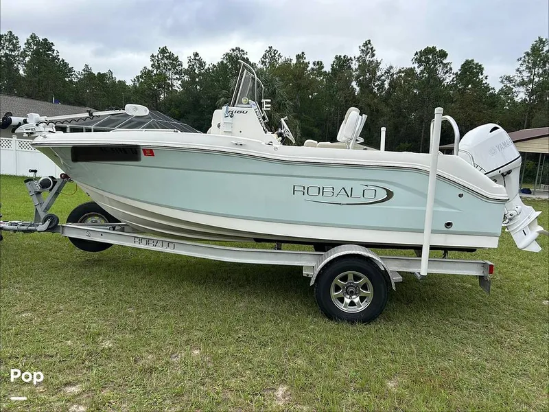 Slide: The Image of Robalo R-180 CC 2019 - 16781434