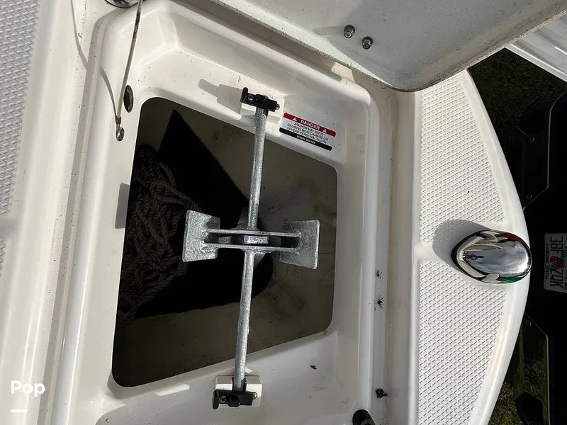 Slide: The Image of Robalo R-180 CC 2019 - 16781492