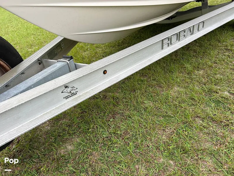 Slide: The Image of Robalo R-180 CC 2019 - 16781458