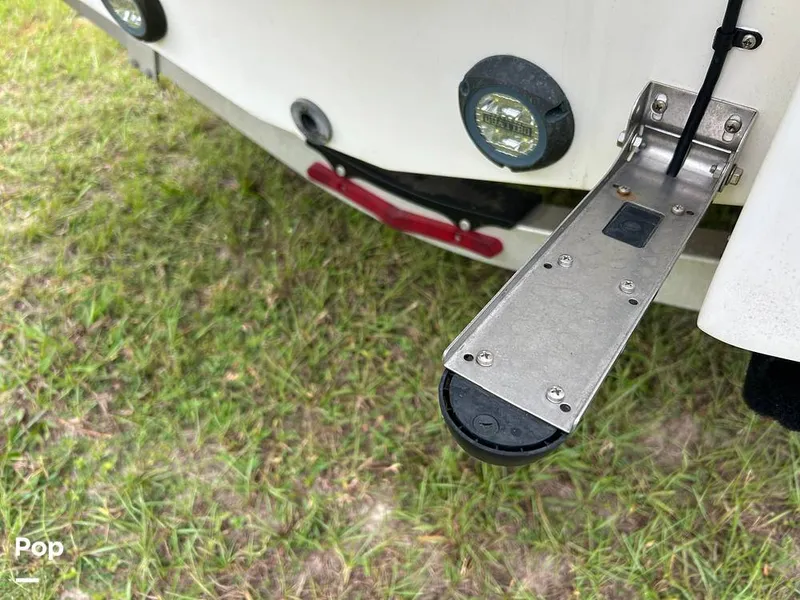 Slide: The Image of Robalo R-180 CC 2019 - 16781448
