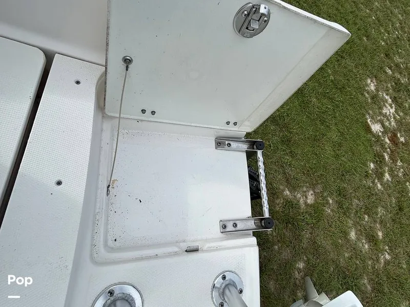 Slide: The Image of Robalo R-180 CC 2019 - 16781529