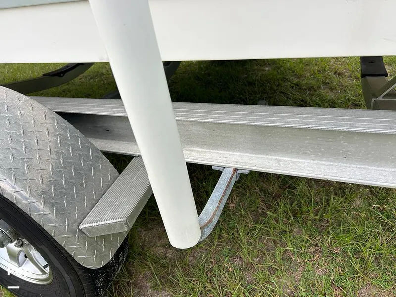 Slide: The Image of Robalo R-180 CC 2019 - 16781467