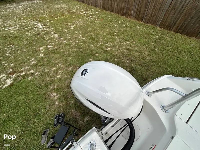 Slide: The Image of Robalo R-180 CC 2019 - 16781579