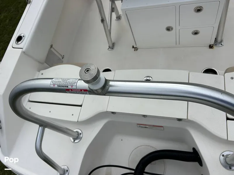 Slide: The Image of Robalo R-180 CC 2019 - 16781481