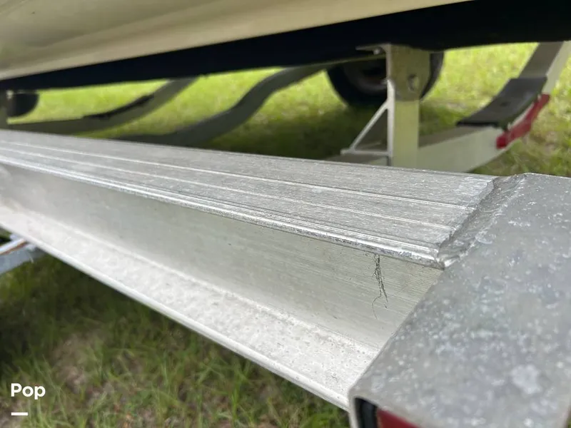 Slide: The Image of Robalo R-180 CC 2019 - 16781468