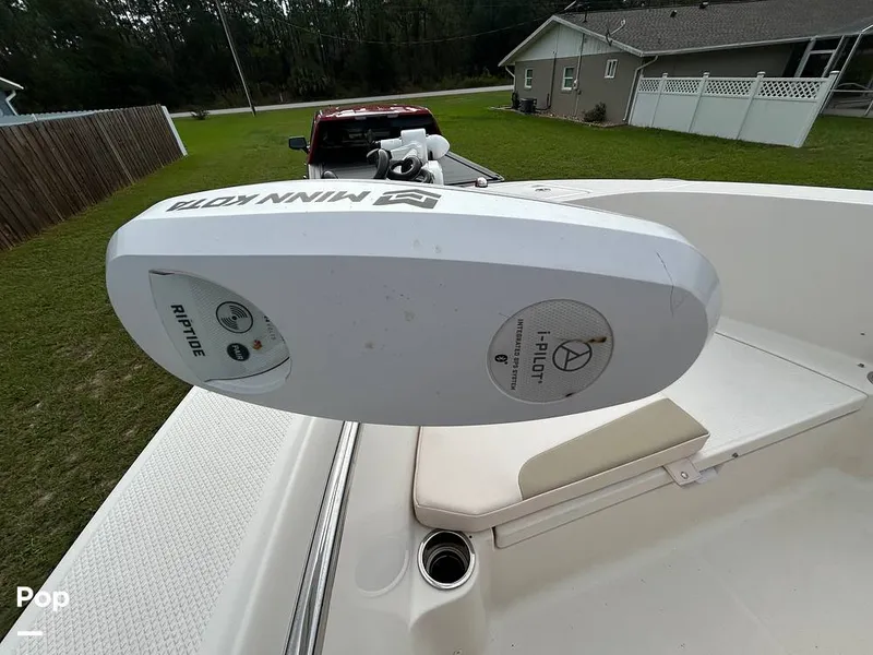 Slide: The Image of Robalo R-180 CC 2019 - 16781489