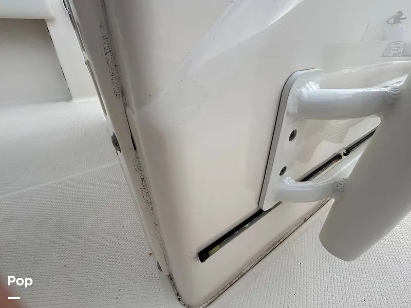Slide: The Image of Robalo R-180 CC 2019 - 16781528