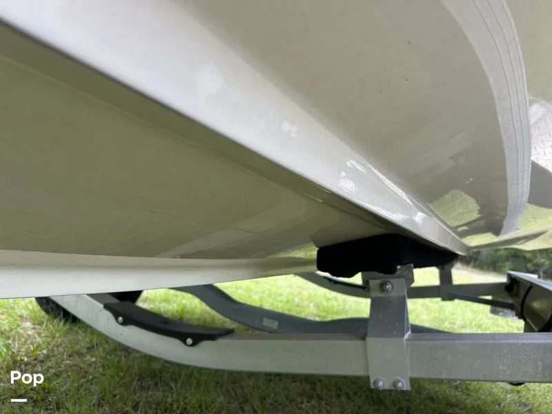 Slide: The Image of Robalo R-180 CC 2019 - 16781464