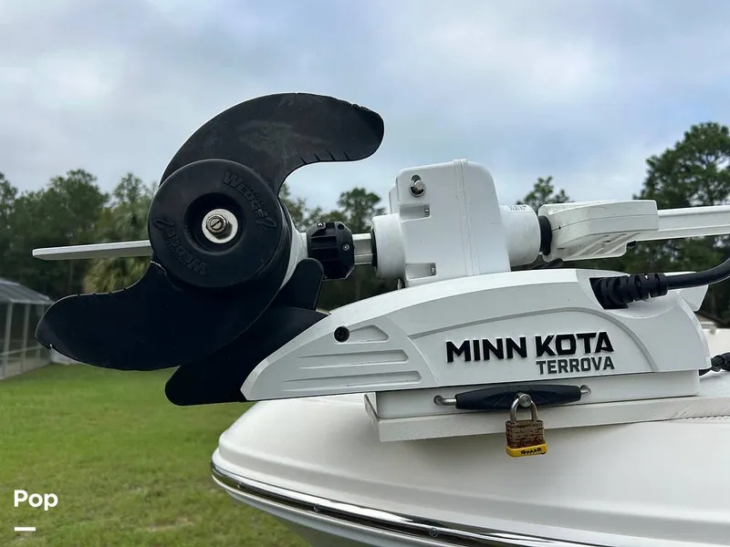 Slide: The Image of Robalo R-180 CC 2019 - 16781454