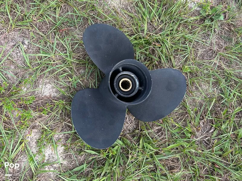 Slide: The Image of Robalo R-180 CC 2019 - 16781586