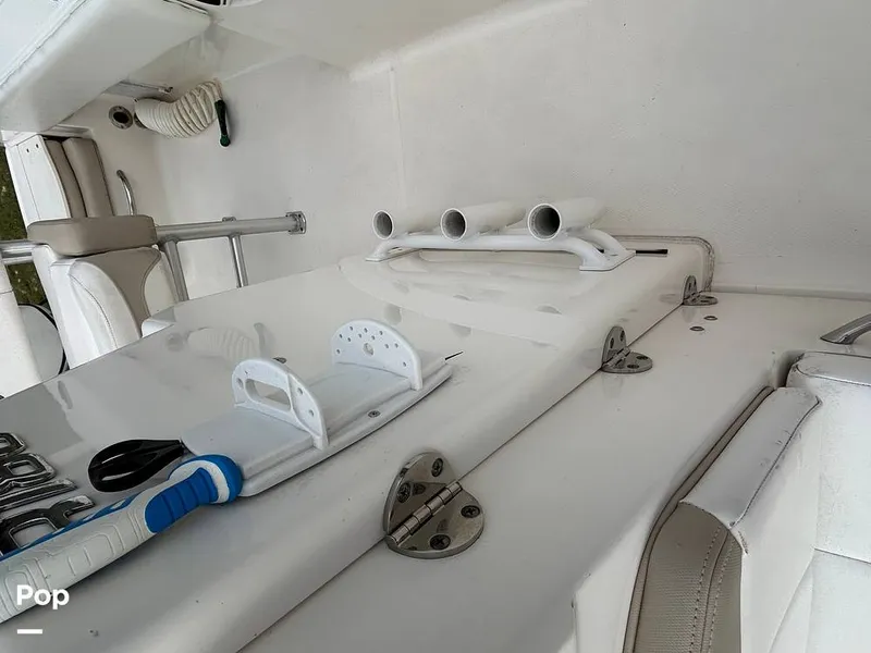 Slide: The Image of Robalo R-180 CC 2019 - 16781496