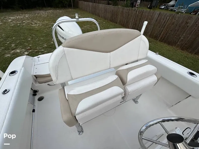 Slide: The Image of Robalo R-180 CC 2019 - 16781515