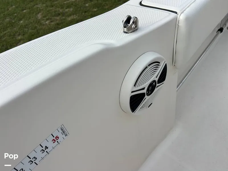 Slide: The Image of Robalo R-180 CC 2019 - 16781503
