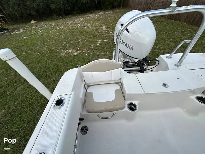Slide: The Image of Robalo R-180 CC 2019 - 16781519