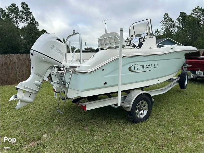 Slide: The Image of Robalo R-180 CC 2019 - 16781446