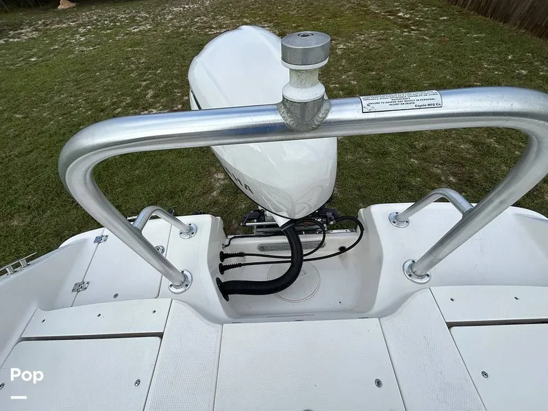 Slide: The Image of Robalo R-180 CC 2019 - 16781526