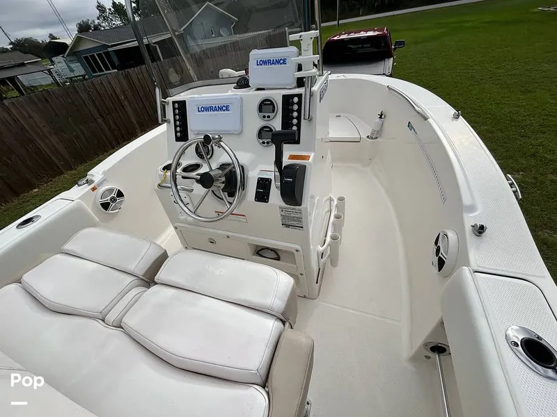 Slide: The Image of Robalo R-180 CC 2019 - 16781483