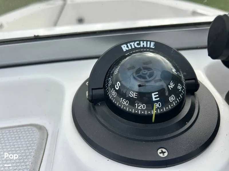 Slide: The Image of Robalo R-180 CC 2019 - 16781512