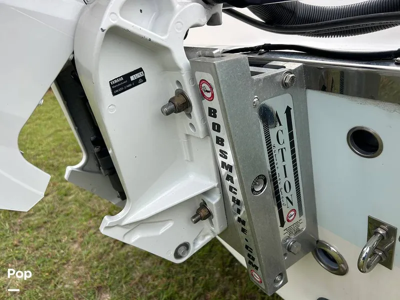 Slide: The Image of Robalo R-180 CC 2019 - 16781440