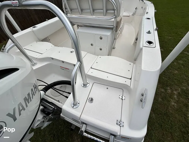 Slide: The Image of Robalo R-180 CC 2019 - 16781478
