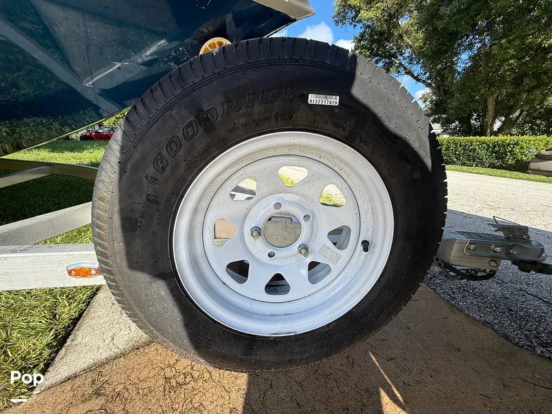 Slide: The Image of Spare Tire Kit - 16764317