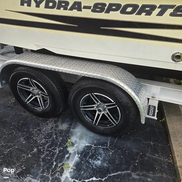 Slide: The Image of Hydra-Sports 20 Bay Bolt 2004 - 16789049