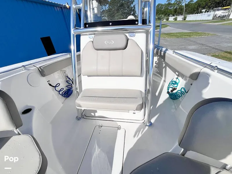 Slide: The Image of Forward Console Seat - 16767562