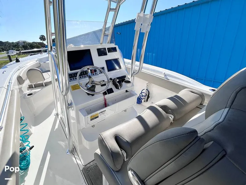 Slide: The Image of Captain's Chair - 16767539