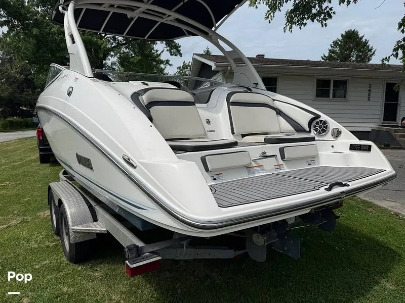 Slide: The Image of Yamaha 242 Limited S E Series 2019 - 16791380