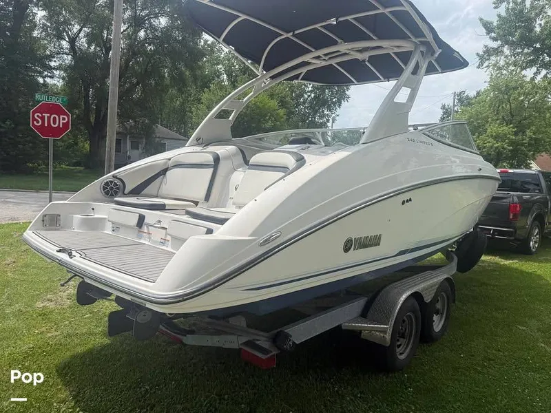 Slide: The Image of Yamaha 242 Limited S E Series 2019 - 16791382