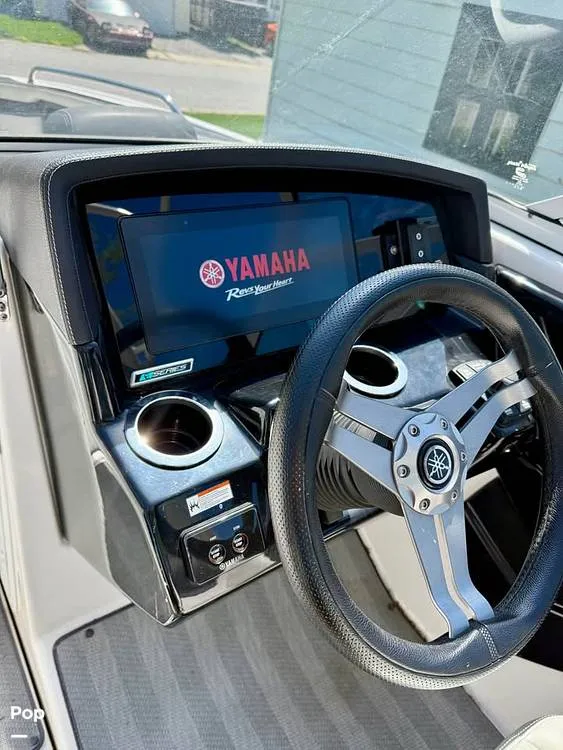 Slide: The Image of Yamaha 242 Limited S E Series 2019 - 16791377