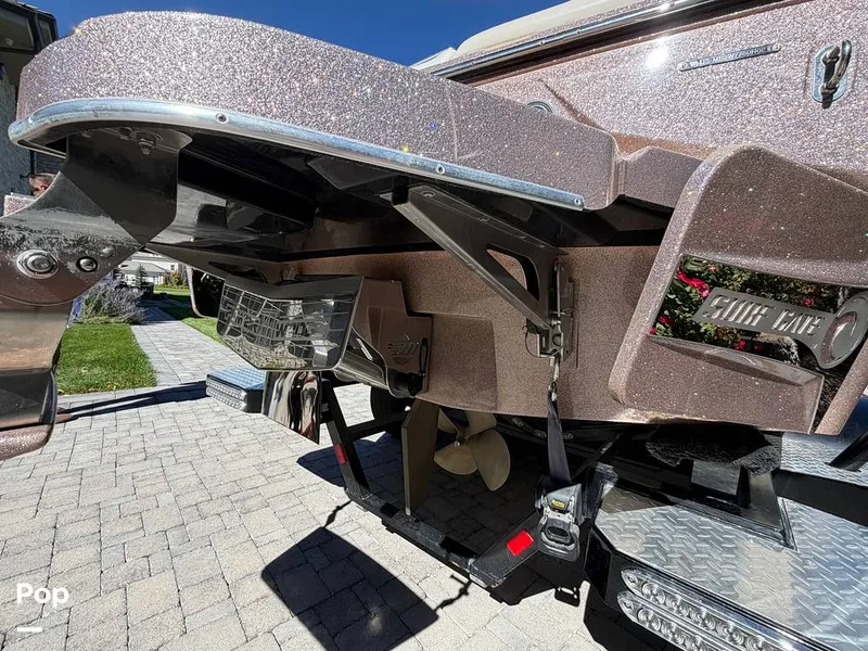 Slide: The Image of Malibu M220 2021 - 16794025