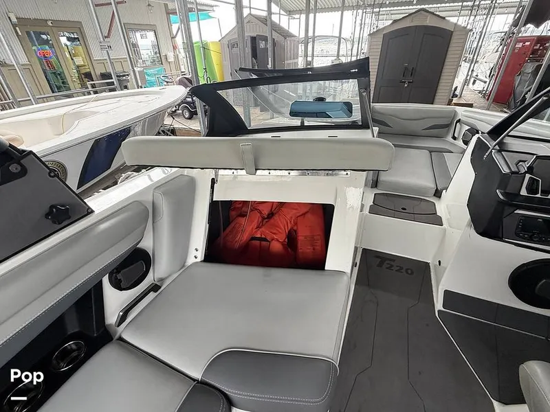 Slide: The Image of Axis T220 2024 - 16832505