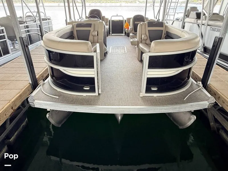Slide: The Image of Barletta Cabrio 22 QC 2023 - 16819183