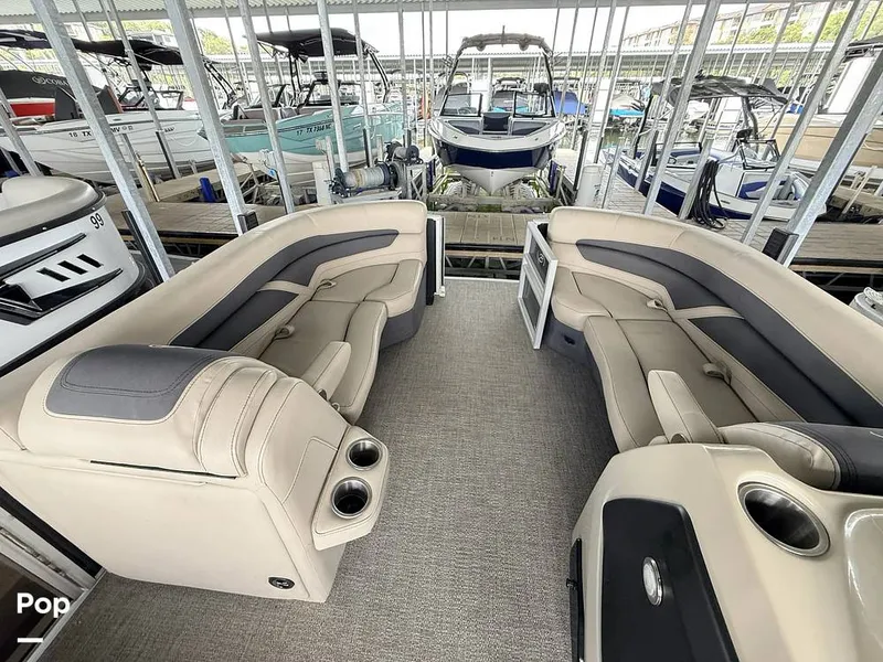 Slide: The Image of Barletta Cabrio 22 QC 2023 - 16789857