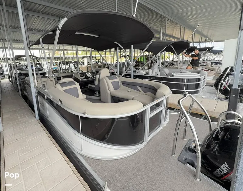 Slide: The Image of Barletta Cabrio 22 QC 2023 - 16790105