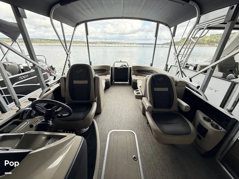 Slide: The Image of Barletta Cabrio 22 QC 2023 - 16790103