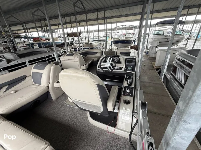 Slide: The Image of Barletta Cabrio C22 Ultra Lounge 2023 - 16832105