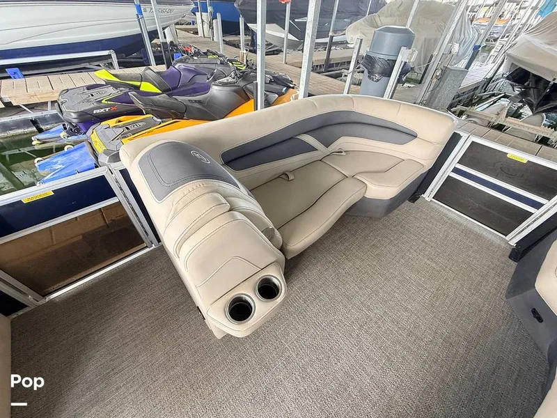 Slide: The Image of Barletta Cabrio C 22 Ultra Lounge 2023 - 16826131